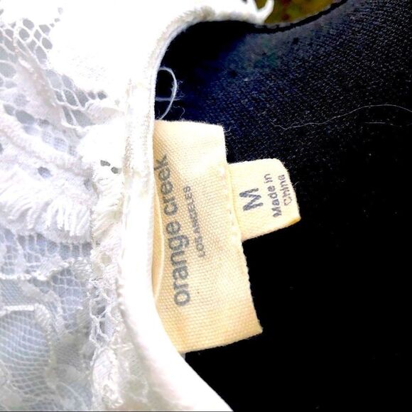 Floral Lace Blouse medium  - Picture 5 of 5